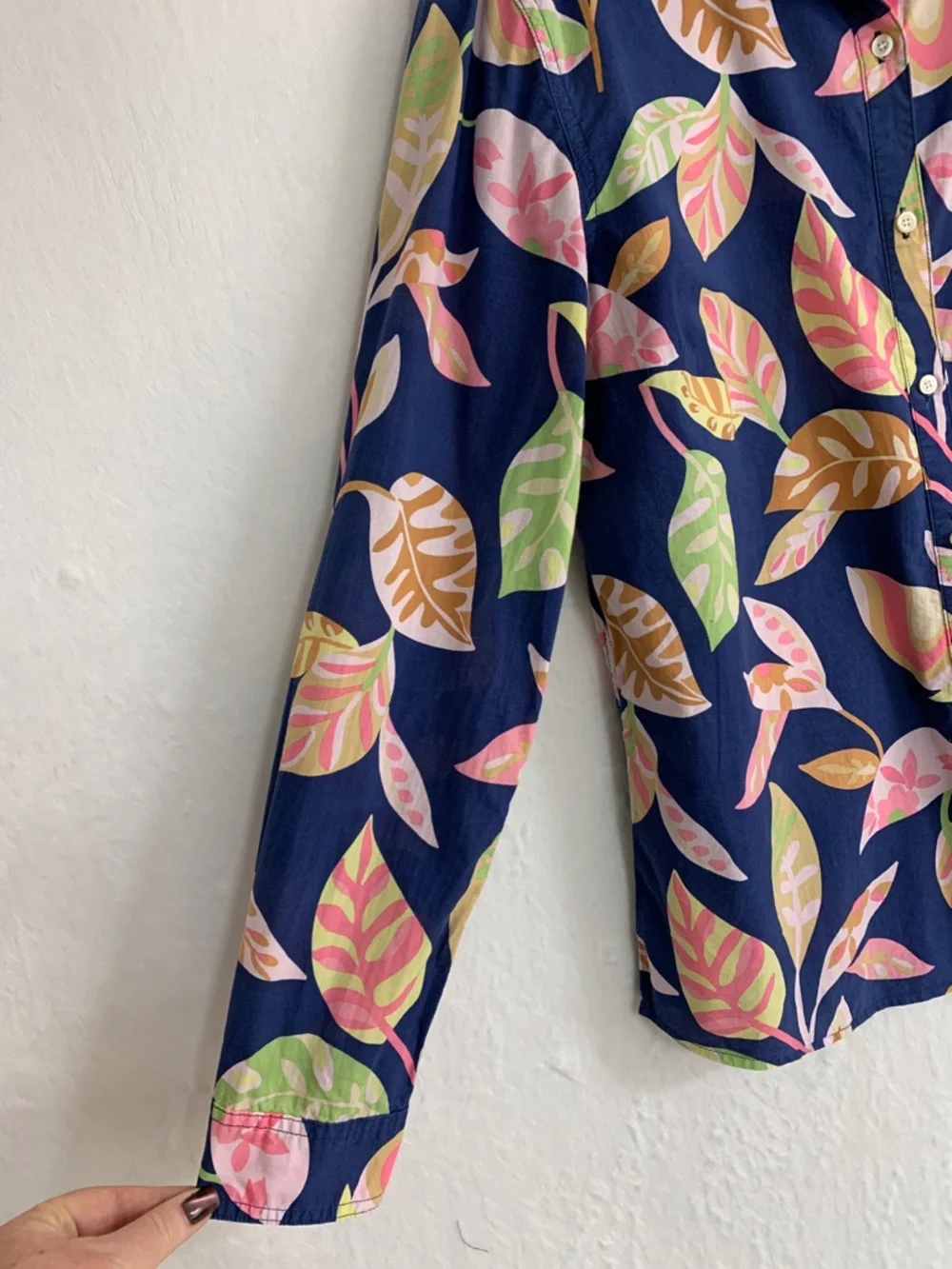 J. McLaughlin Lois Navy Botanical Print !00% Cotton Shirt Sz M